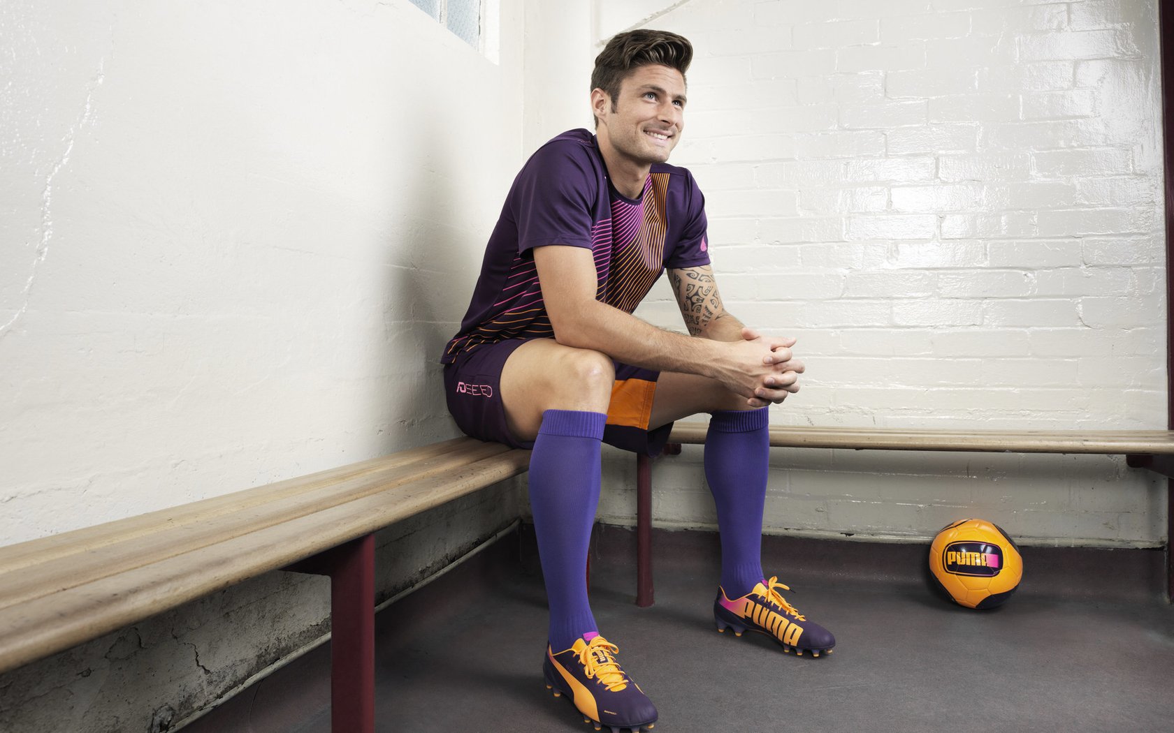 开云体育在线登入-瑞士男足在巴黎奥运会比赛中以2-0战胜西班牙，瑞士男足主帅